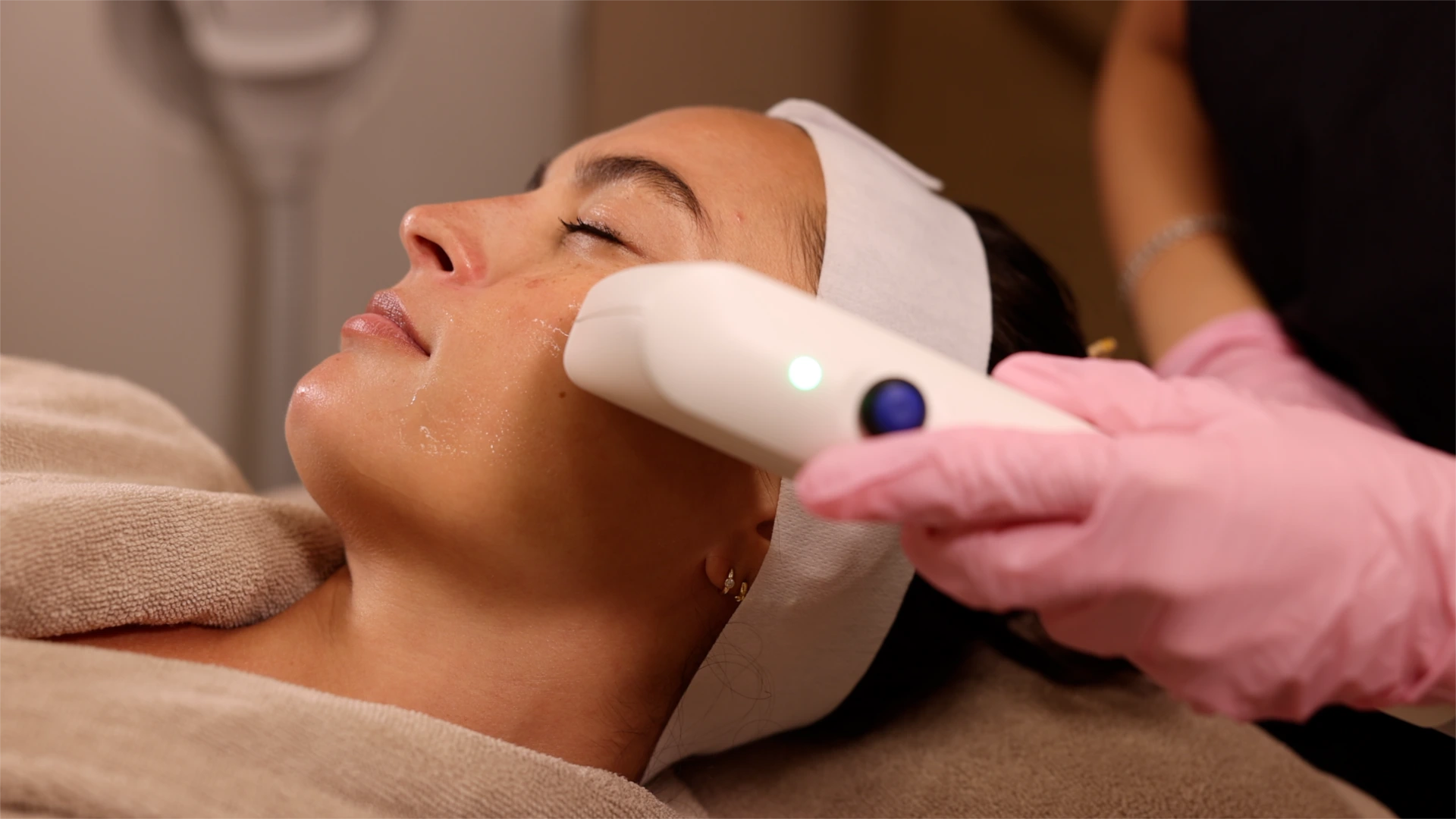 Does Sofwave Really Work for Skin Tightening? Banner